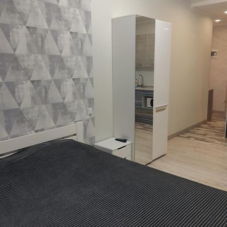 카리프 Apartmens On St. Fesenkovskaya 15 아파트 외부 사진