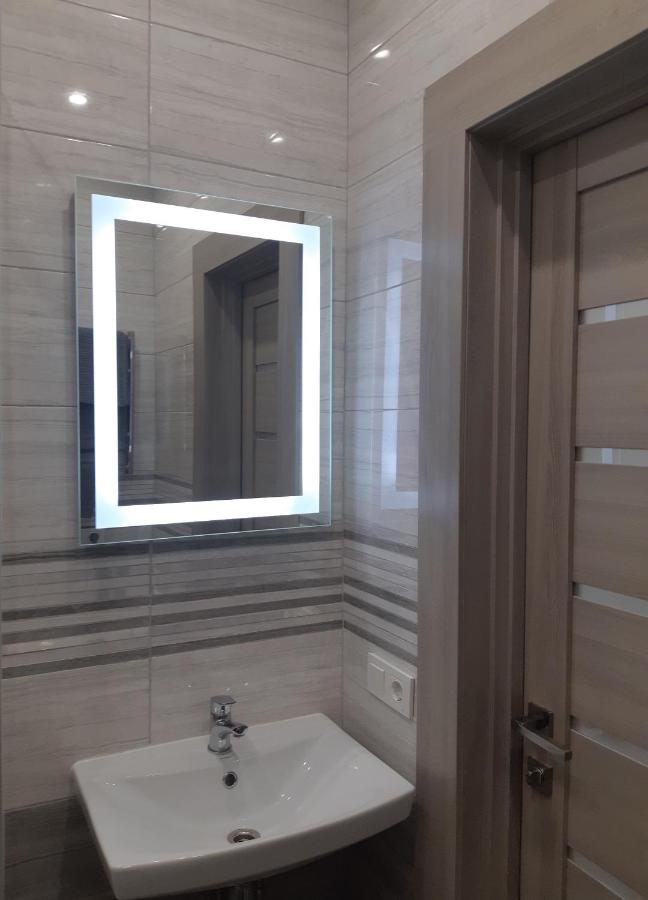 카리프 Apartmens On St. Fesenkovskaya 15 아파트 외부 사진